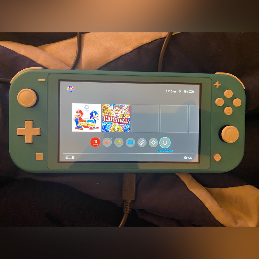 Nintendo switch lite with carrying case - Picture 7 of 7